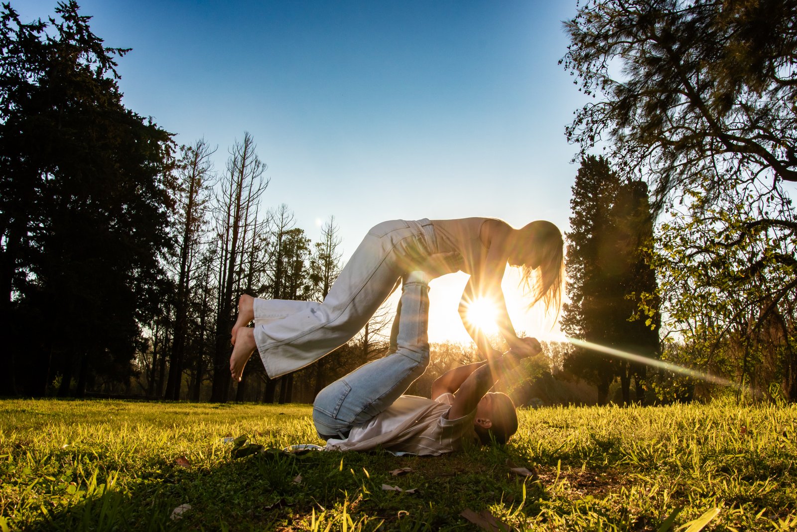 Agos y Alexis · Book de novios · Parque Villarino, Zavalla · fotografía 4