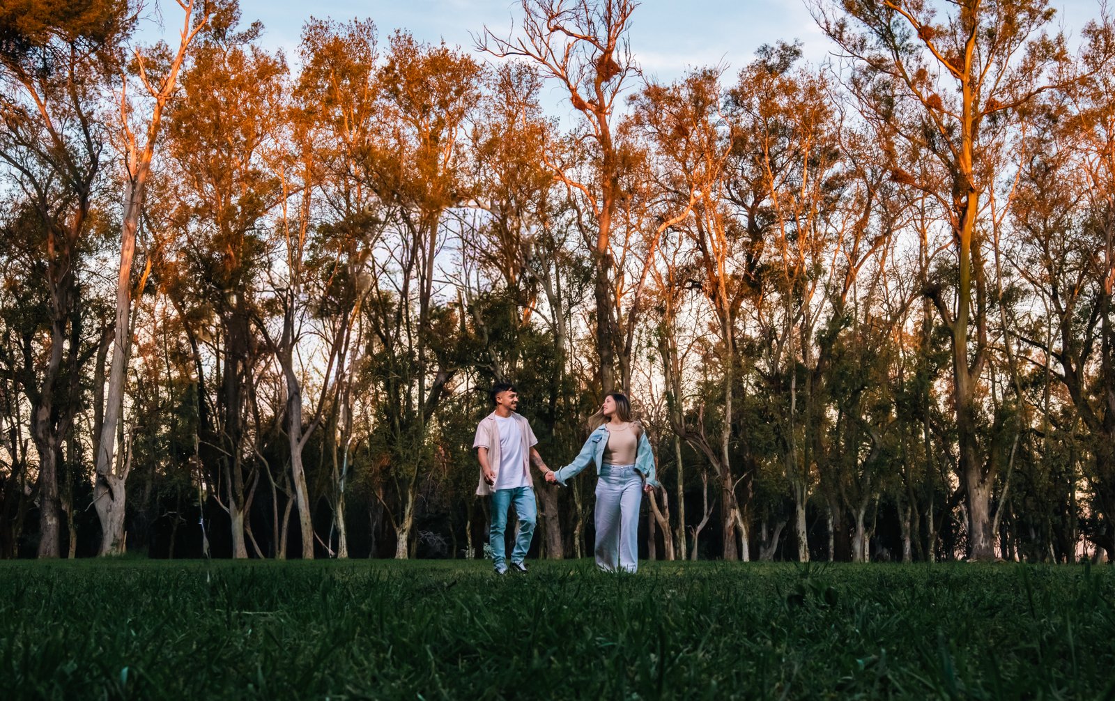 Agos y Alexis · Book de novios · Parque Villarino, Zavalla · fotografía 8