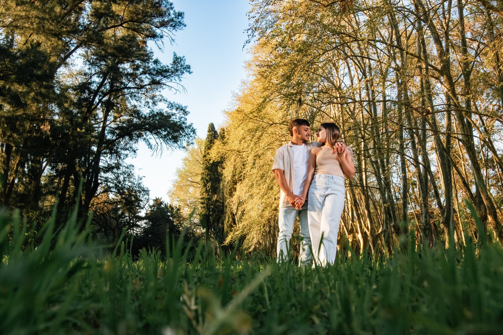 Agos y Alexis · Book de novios · Parque Villarino, Zavalla · fotografía 2