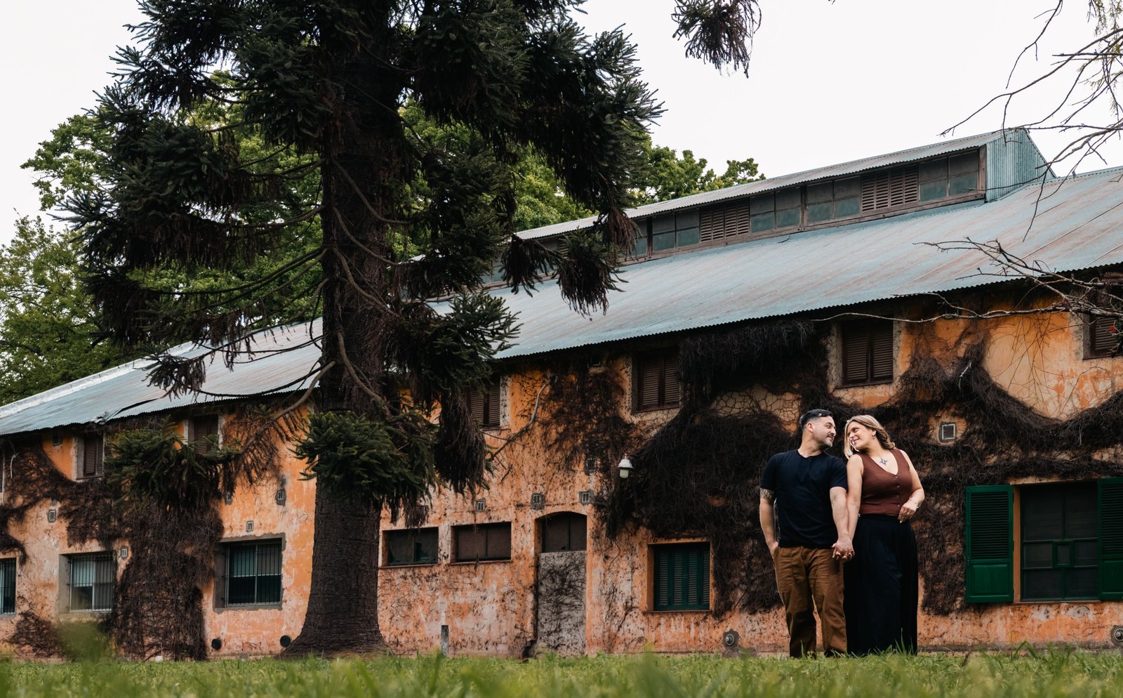 Clara y Marcos · Book de novios · Parque Villarino, Zavalla · fotografía 11