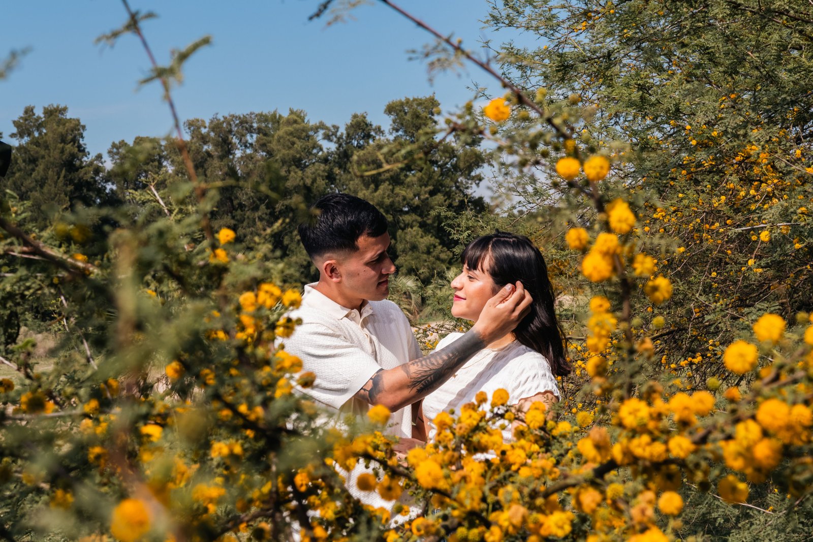 Ludmila y Lucas · Book de novios · Bosque de los Constituyentes, Rosario · fotografía 3